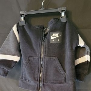 NIKE BLACK LONG SLEEVE FULL ZIP HOODIE BABY 12 MONTHS